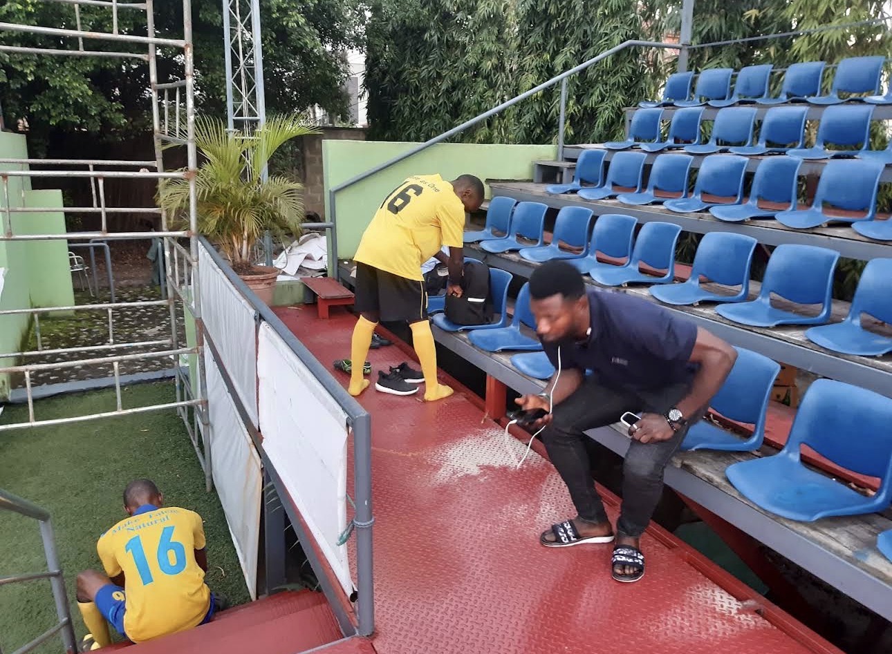 Monaliza Tennis Club seating